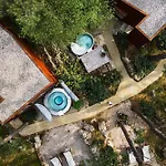 Theodosius Forest Village - Glamping In Valley 4* Vipava