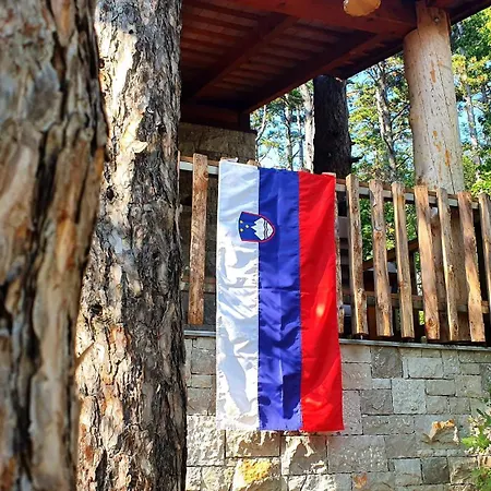 Theodosius Forest Village - Glamping In Valley Couette-café 4*