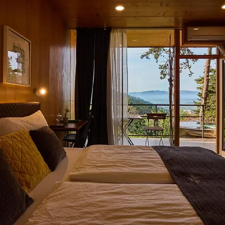 Couette-café Theodosius Forest Village - Glamping In Valley