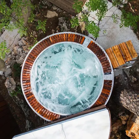 ベッド・アンド・ブレックファスト Theodosius Forest Village - Glamping In Valley