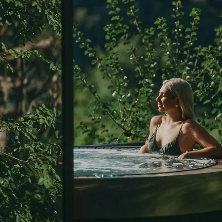 Theodosius Forest Village - Glamping In Valley Frühstückspension