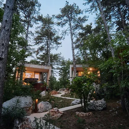 Theodosius Forest Village - Glamping In Valley