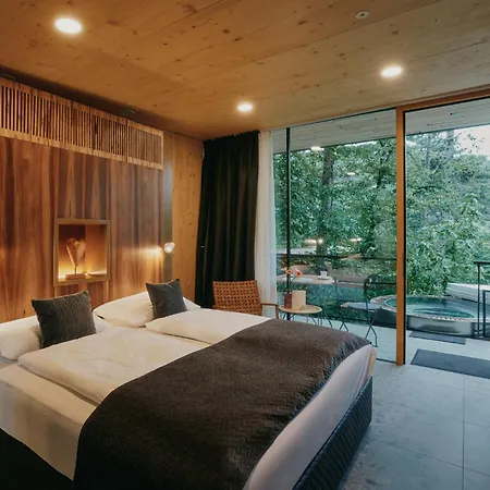 Theodosius Forest Village - Glamping In Valley