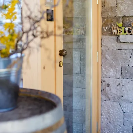 Theodosius Forest Village - Glamping In Valley