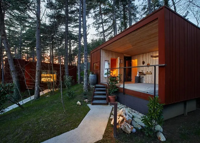 Theodosius Forest Village - Glamping In Valley 4* Vipava