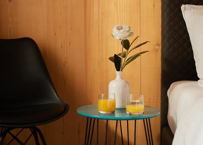 Theodosius Forest Village - Glamping In Valley Couette-café Vipava