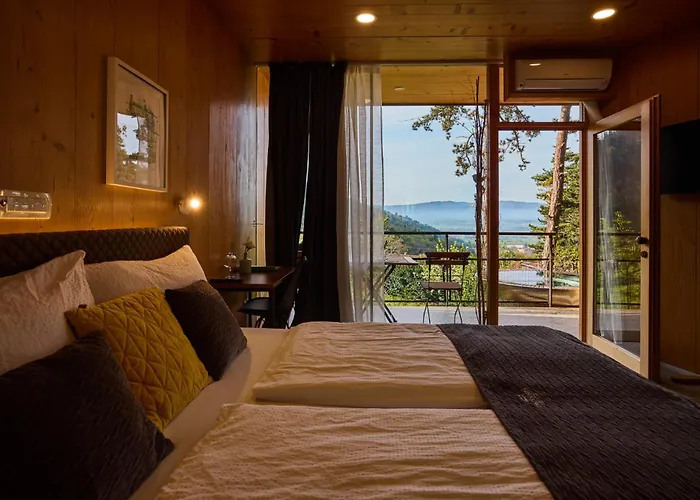 Couette-café Theodosius Forest Village - Glamping In Valley