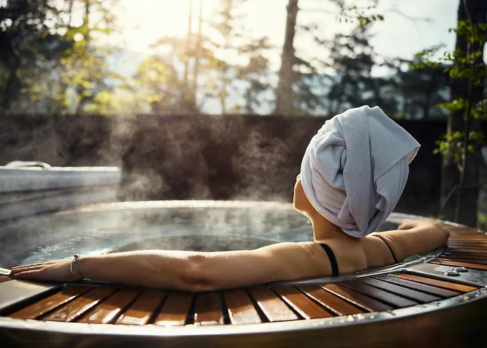 Theodosius Forest Village - Glamping In Valley Couette-café 4*