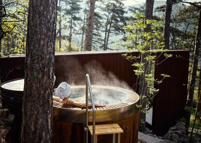 Couette-café Theodosius Forest Village - Glamping In Valley 4*