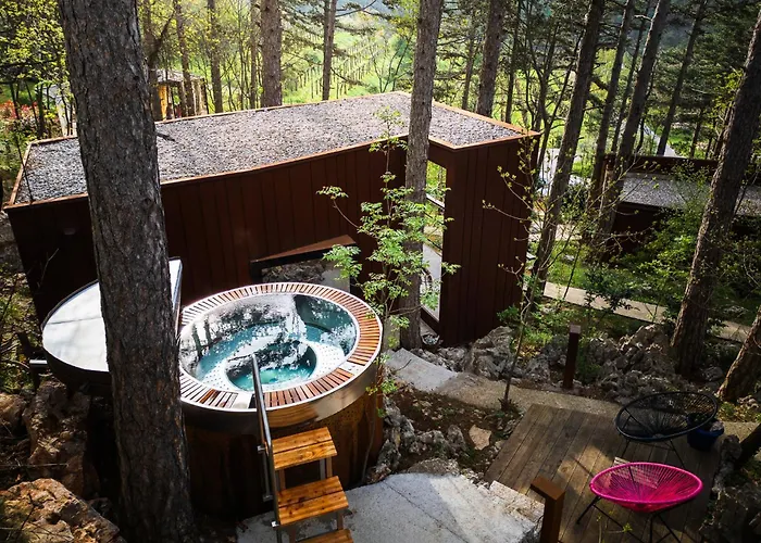 Theodosius Forest Village - Glamping In Valley Bed & Breakfast Vipava