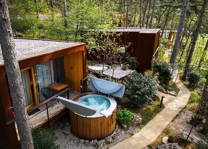 Theodosius Forest Village - Glamping In Valley Vipava