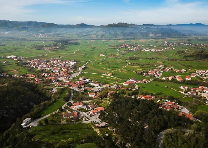 Couette-café Theodosius Forest Village - Glamping In Valley