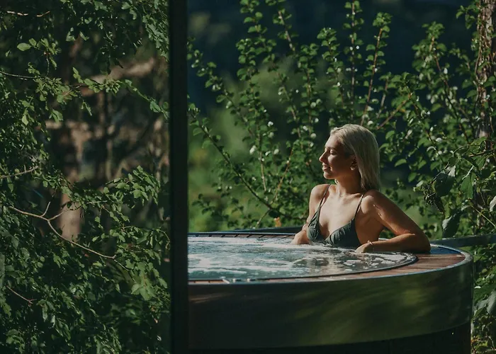 Theodosius Forest Village - Glamping In Valley Bed & Breakfast