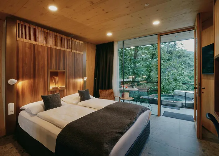 Theodosius Forest Village - Glamping In Valley