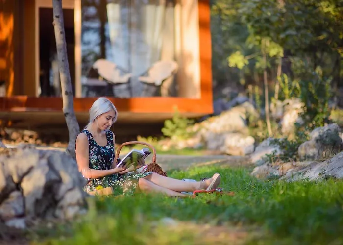 Bed & Breakfast Theodosius Forest Village - Glamping In Valley