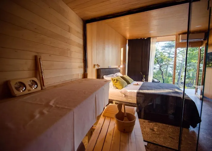 Theodosius Forest Village - Glamping In Valley